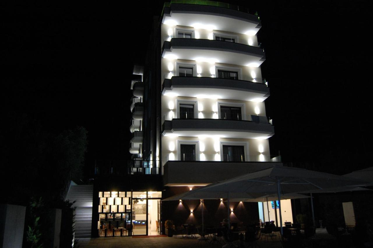 A&G Hotel Radhimë Buitenkant foto