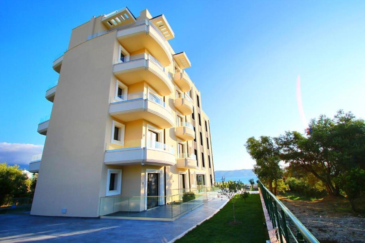 A&G Hotel Radhimë Buitenkant foto