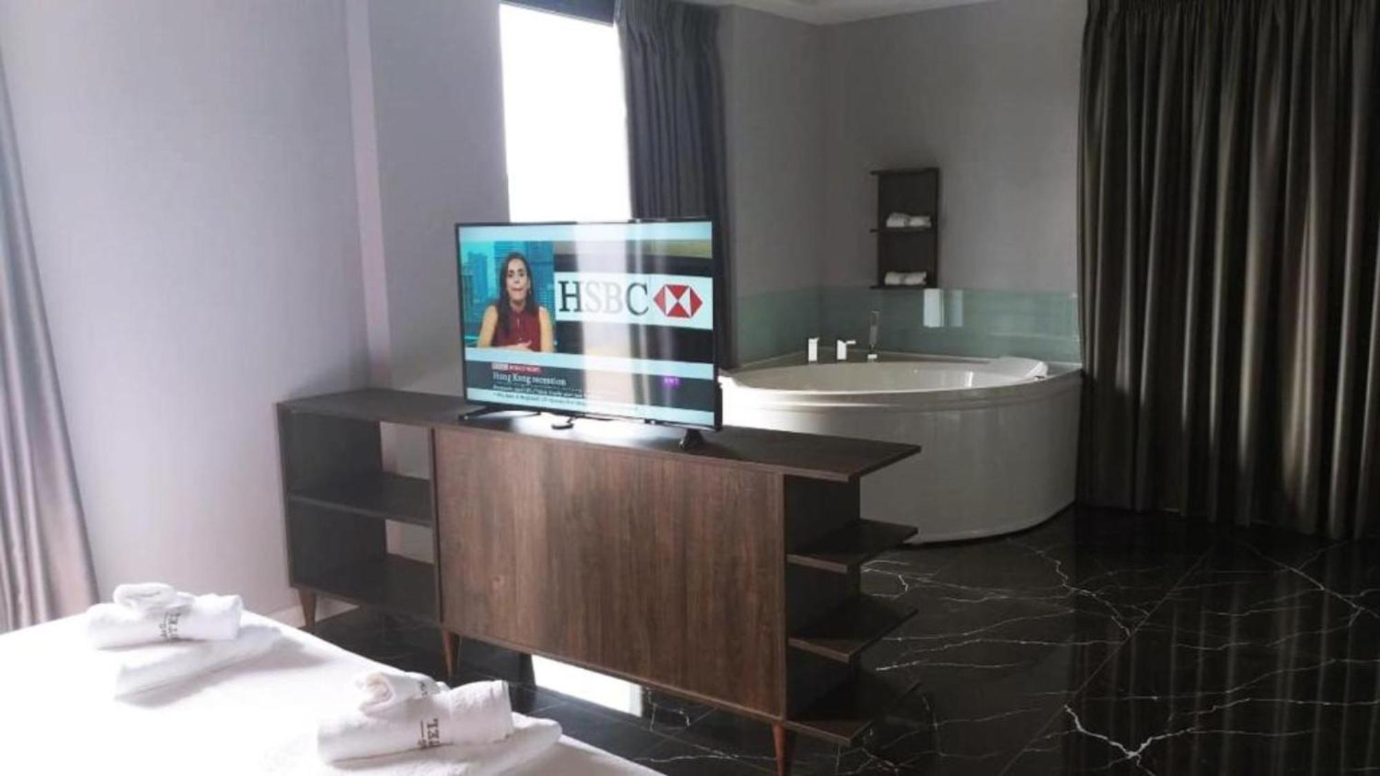 A&G Hotel Radhimë Buitenkant foto