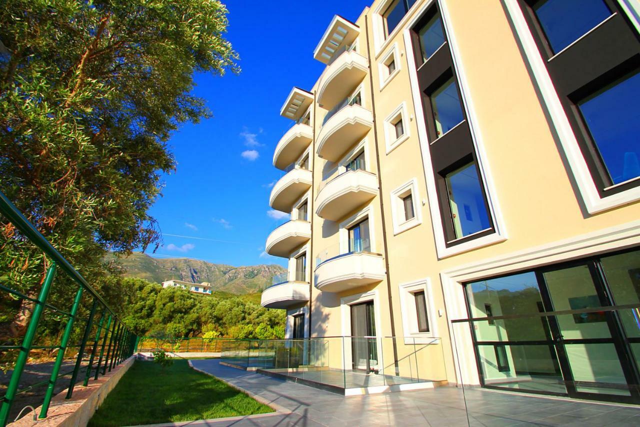 A&G Hotel Radhimë Buitenkant foto