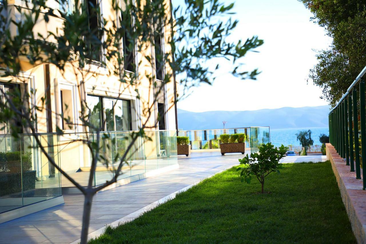 A&G Hotel Radhimë Buitenkant foto
