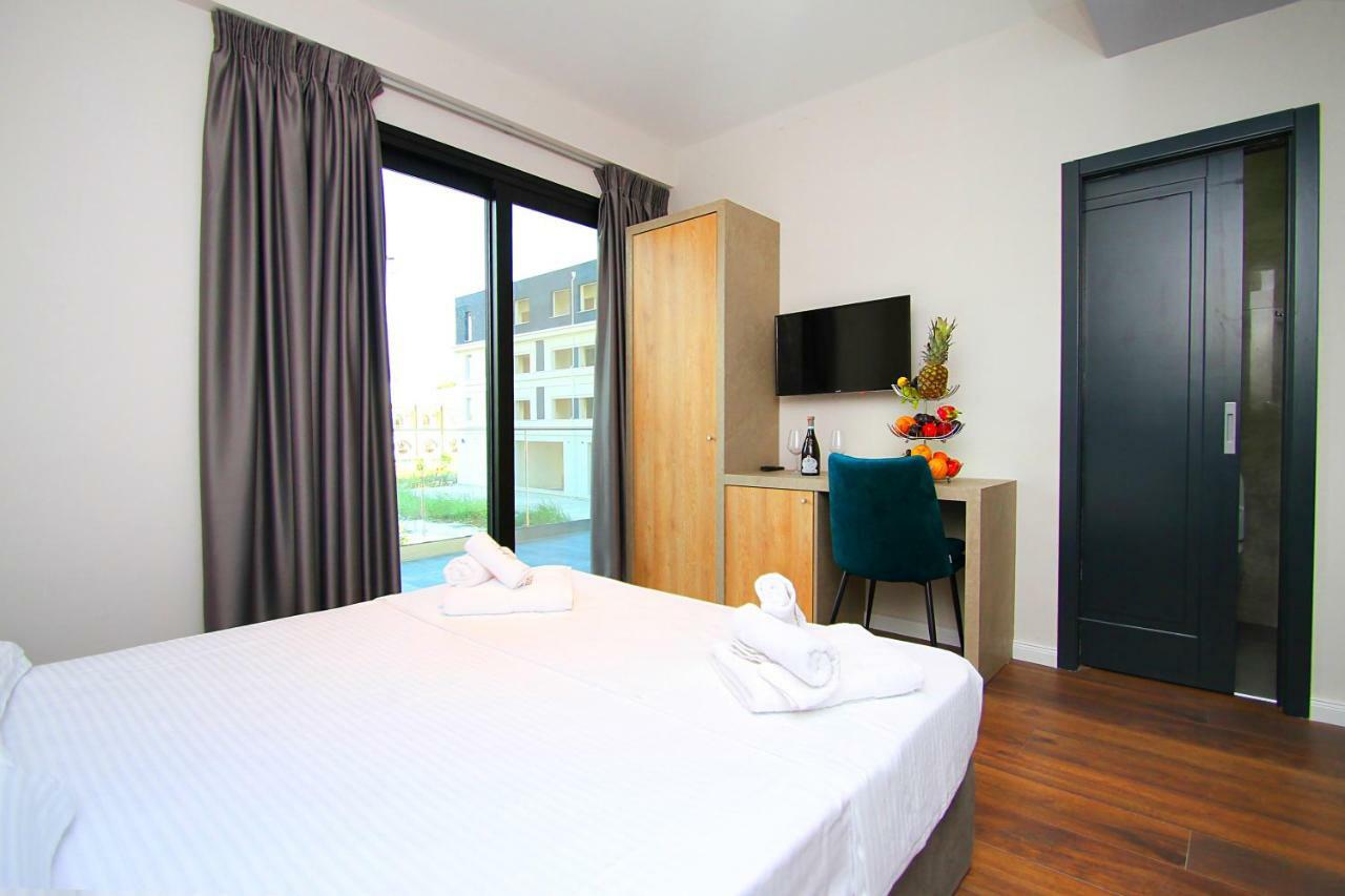 A&G Hotel Radhimë Buitenkant foto