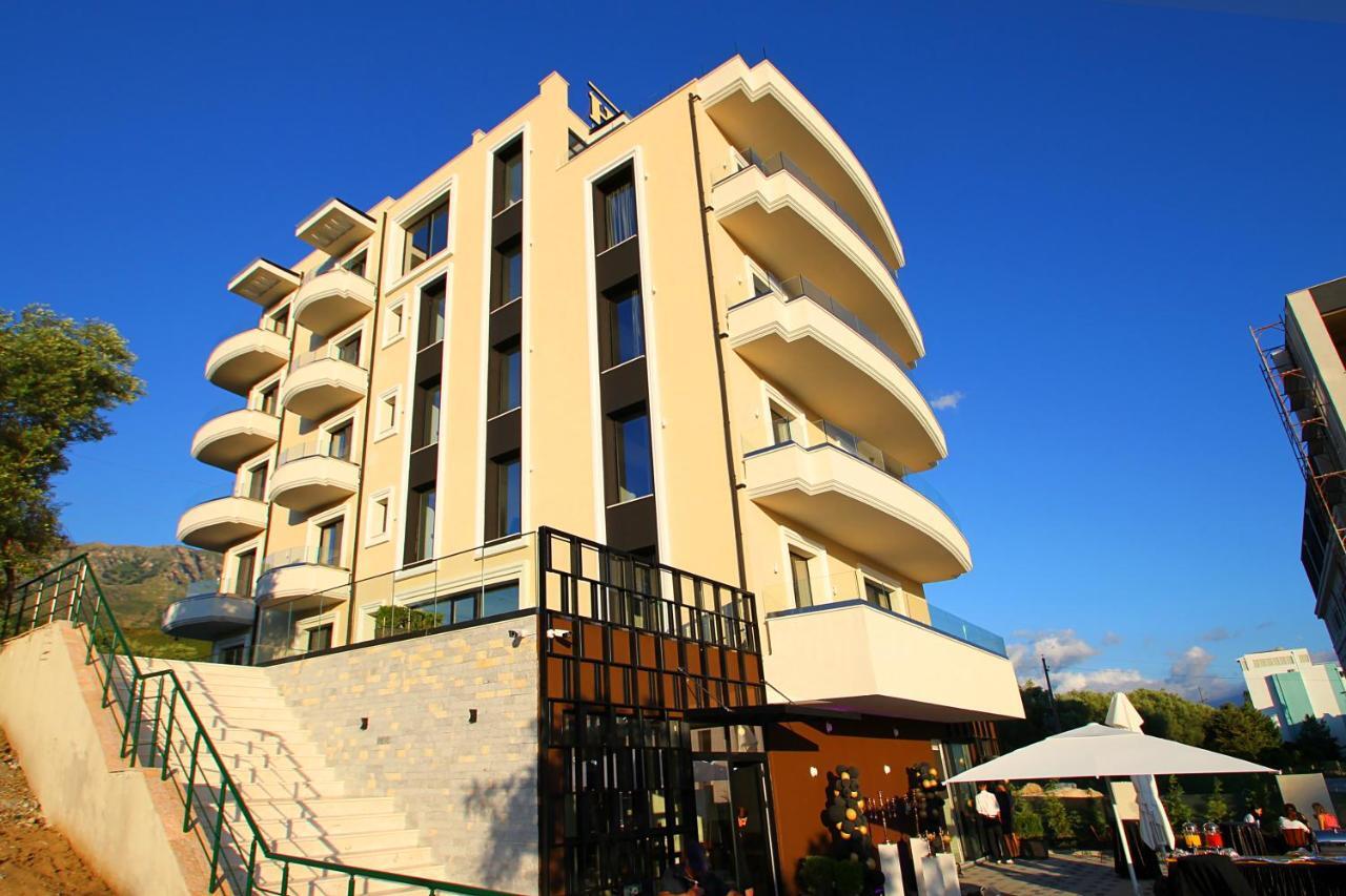 A&G Hotel Radhimë Buitenkant foto
